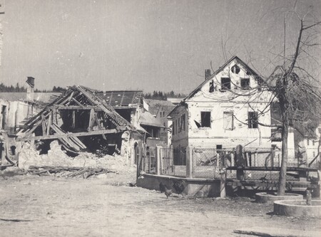 Dolenjske Toplice po nemškem bombardiranju_preslikava Dolenjski muzej